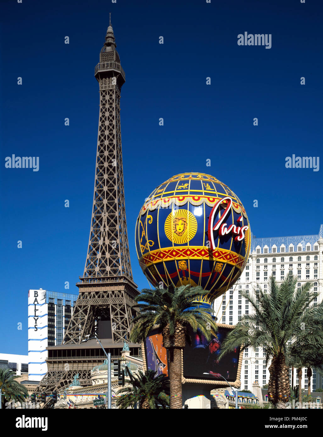 Paris Las Vegas Casino Resort, Las Vegas, Nevada circa 2006 File ...