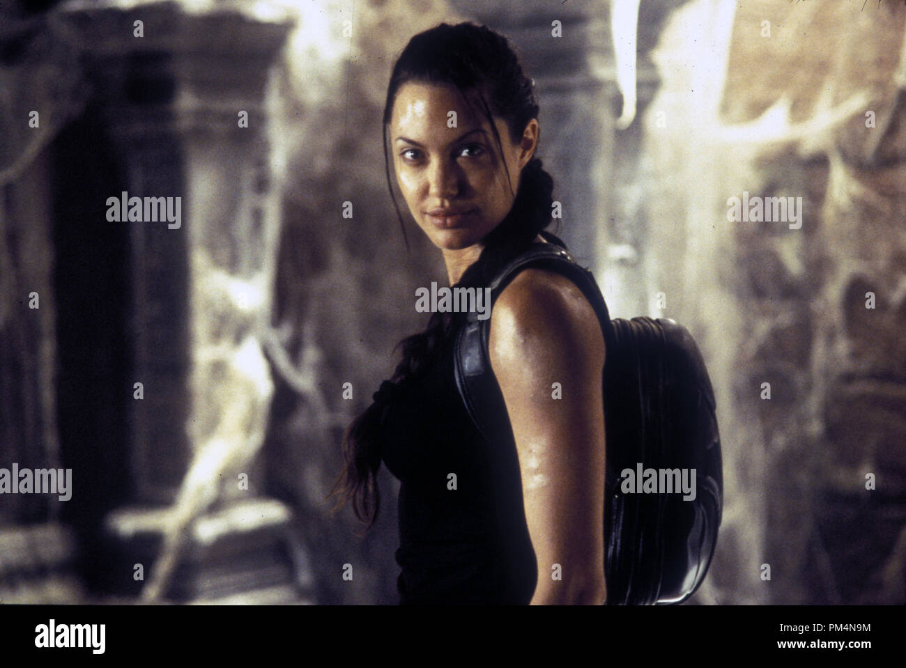 Tomb Raider Angelina Jolie © 2001 Paramount Stock Photo - Alamy