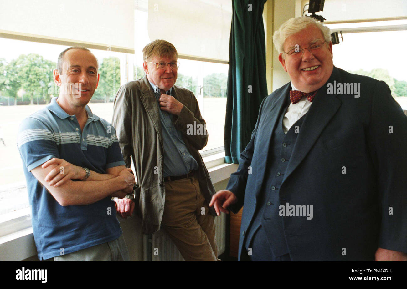 Studio Publicity Still from 'The History Boys' Director Nicholas Hytner, writer Alan Bennett, Richard Griffiths © 2006 Fox Searchlight Pictures Photo credit: Alex Bailey  File Reference # 307372468THA  For Editorial Use Only -  All Rights Reserved Stock Photo