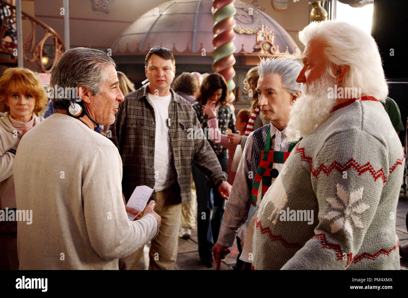 Studio Publicity Still from 'The Santa Clause 3: The Escape Clause' Ann-Margret, Director Michael Lembeck, producer Bruce Franklin, Wendy Crewson, Elizabeth Mitchell, Martin Short, Tim Allen © 2006 Disney Enterprises, Inc. Photo credit: Joseph Lederer   File Reference # 307372596THA  For Editorial Use Only -  All Rights Reserved Stock Photo
