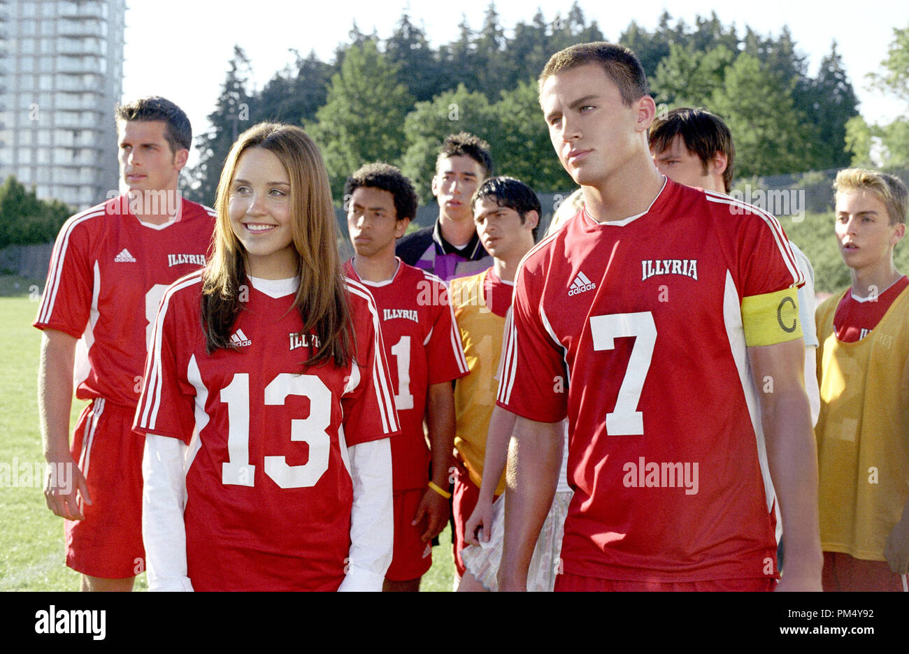 film-still-publicity-still-from-she-s-the-man-amanda-bynes