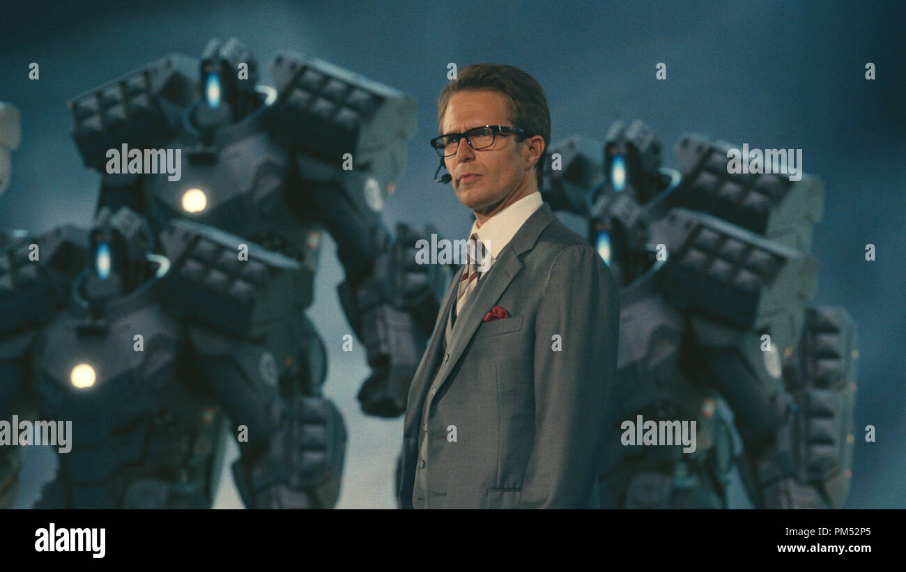 hvordan tåge Håndskrift Justin Hammer (Sam Rockwell) presents the Drones in “Iron Man 2.” Stock  Photo - Alamy