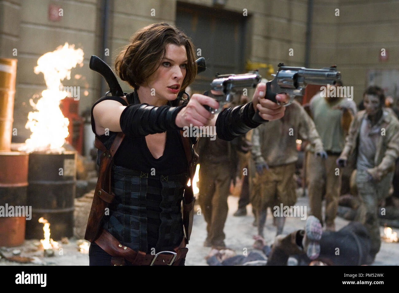 Resident Evil' Star Milla Jovovich Welcomed to Korea by Co-Actor