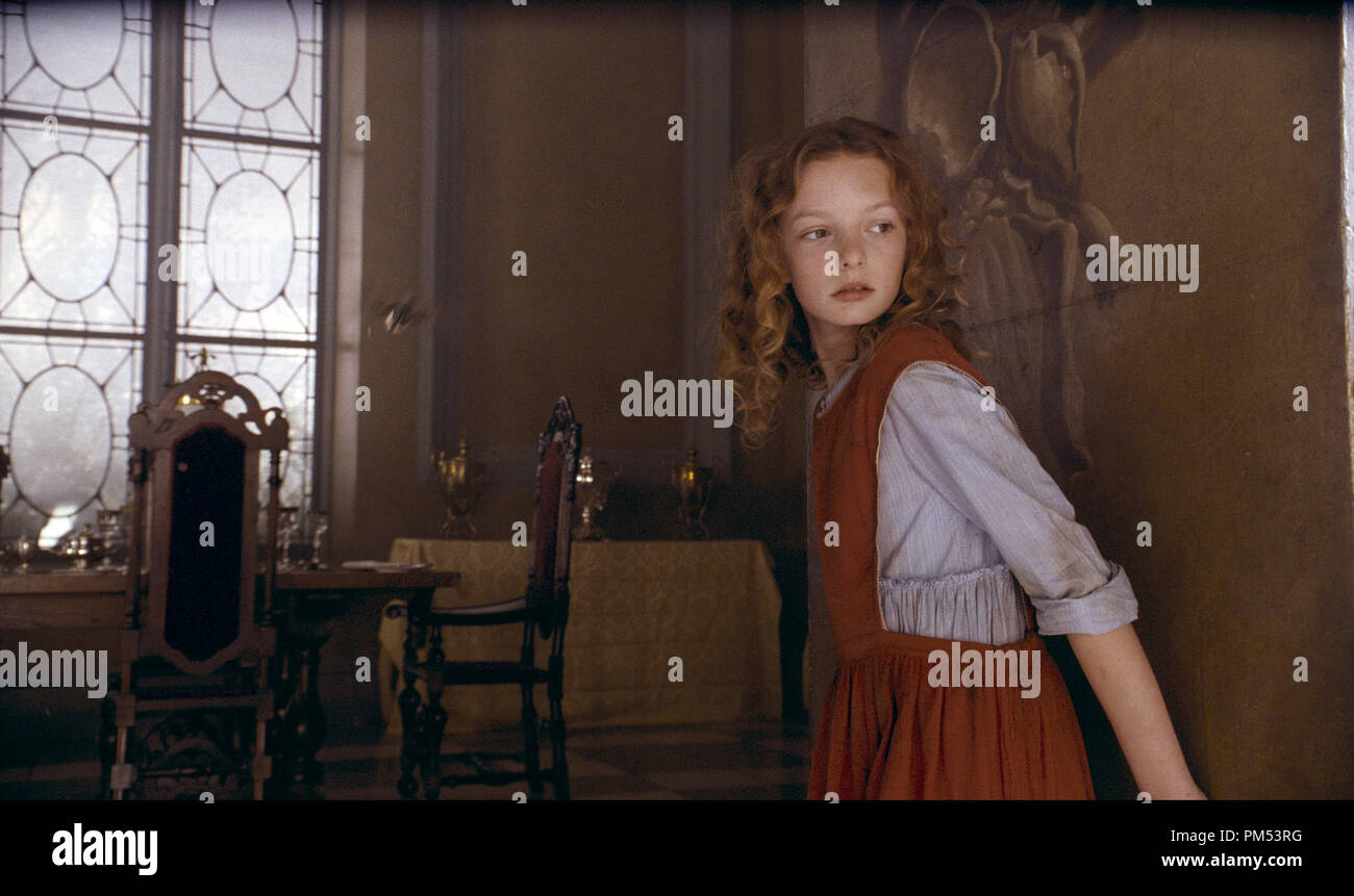"The Golden Compass" Dakota Blue Richards © 2007 New Line Cinema Stock Photo Alamy