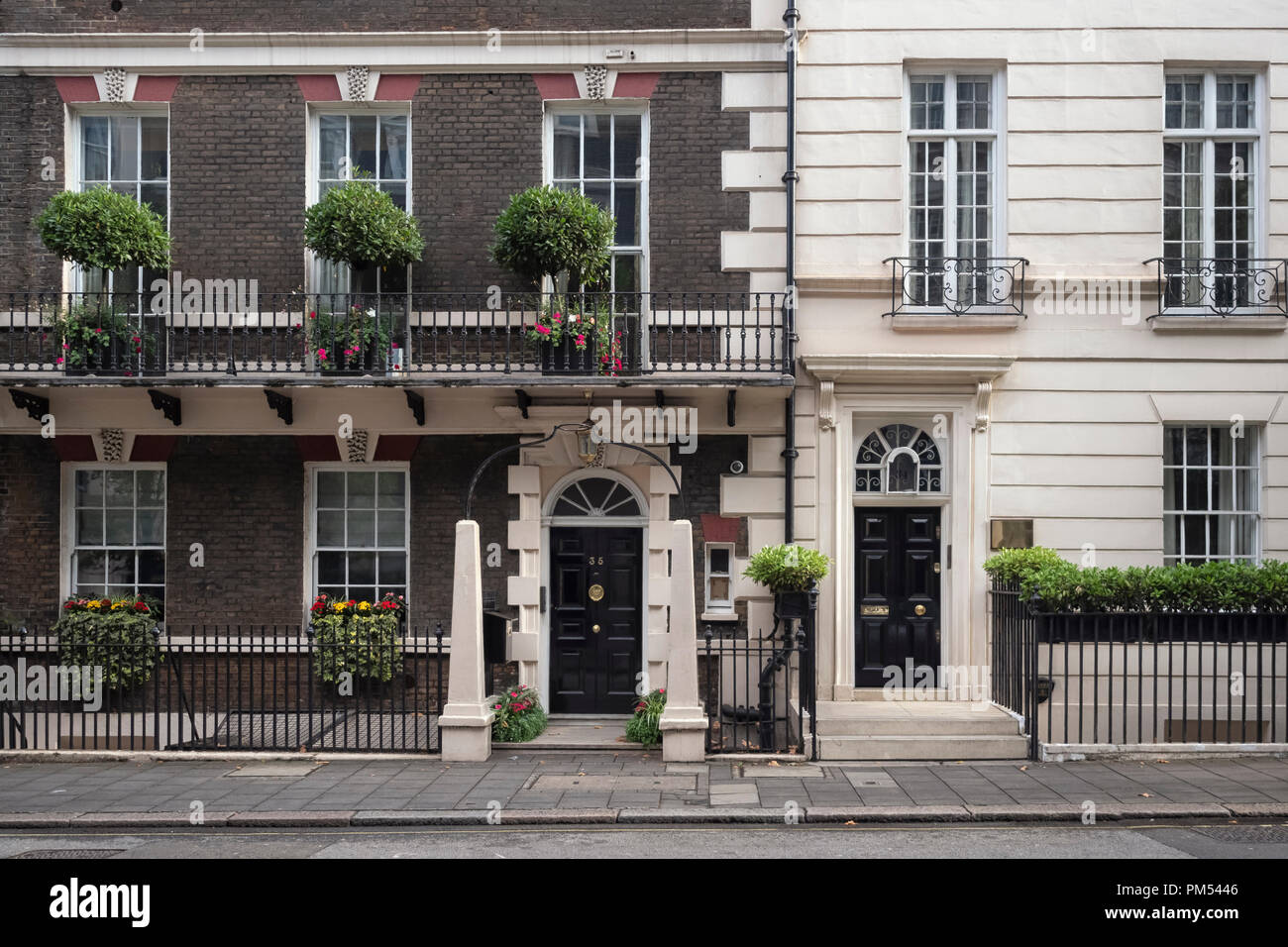 LONDON terraced houses in Mayfair Stock Photo Alamy