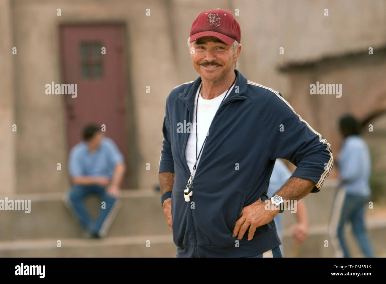 The longest yard 2005 burt reynolds hi-res stock photography and images -  Alamy