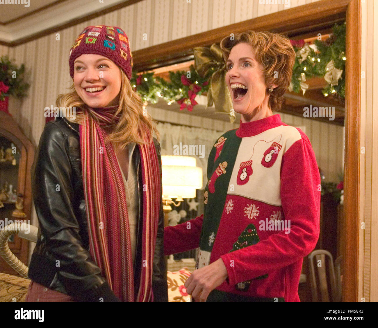 https://c8.alamy.com/comp/PM58R3/studio-publicity-still-from-just-friends-amy-smart-julie-hagerty-2005-new-line-productions-photo-by-alan-markfield-file-reference-307361903tha-for-editorial-use-only-all-rights-reserved-PM58R3.jpg