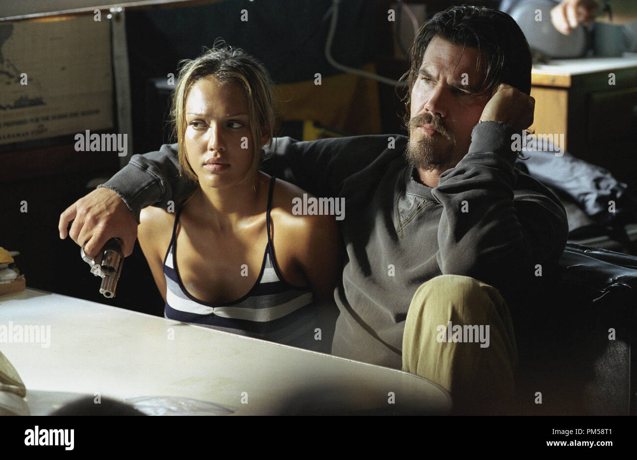 Studio Publicity Still from 'Into the Blue' Jessica Alba, Josh Brolin © 2005 Columbia Pictures Photo by John P. Johnson   File Reference # 307361927THA  For Editorial Use Only -  All Rights Reserved Stock Photo