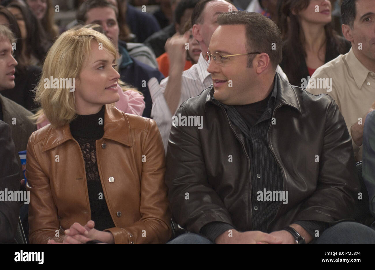 Studio Publicity Still from "Hitch" Amber Valletta, Kevin James © 2005