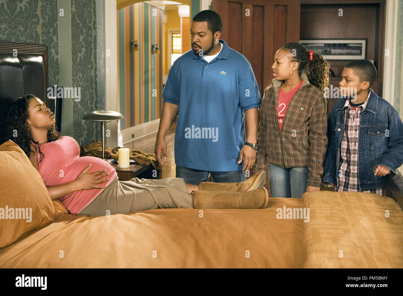 Studio Publicity Still from "Are We Done Yet?" Nia Long, Ice Cube