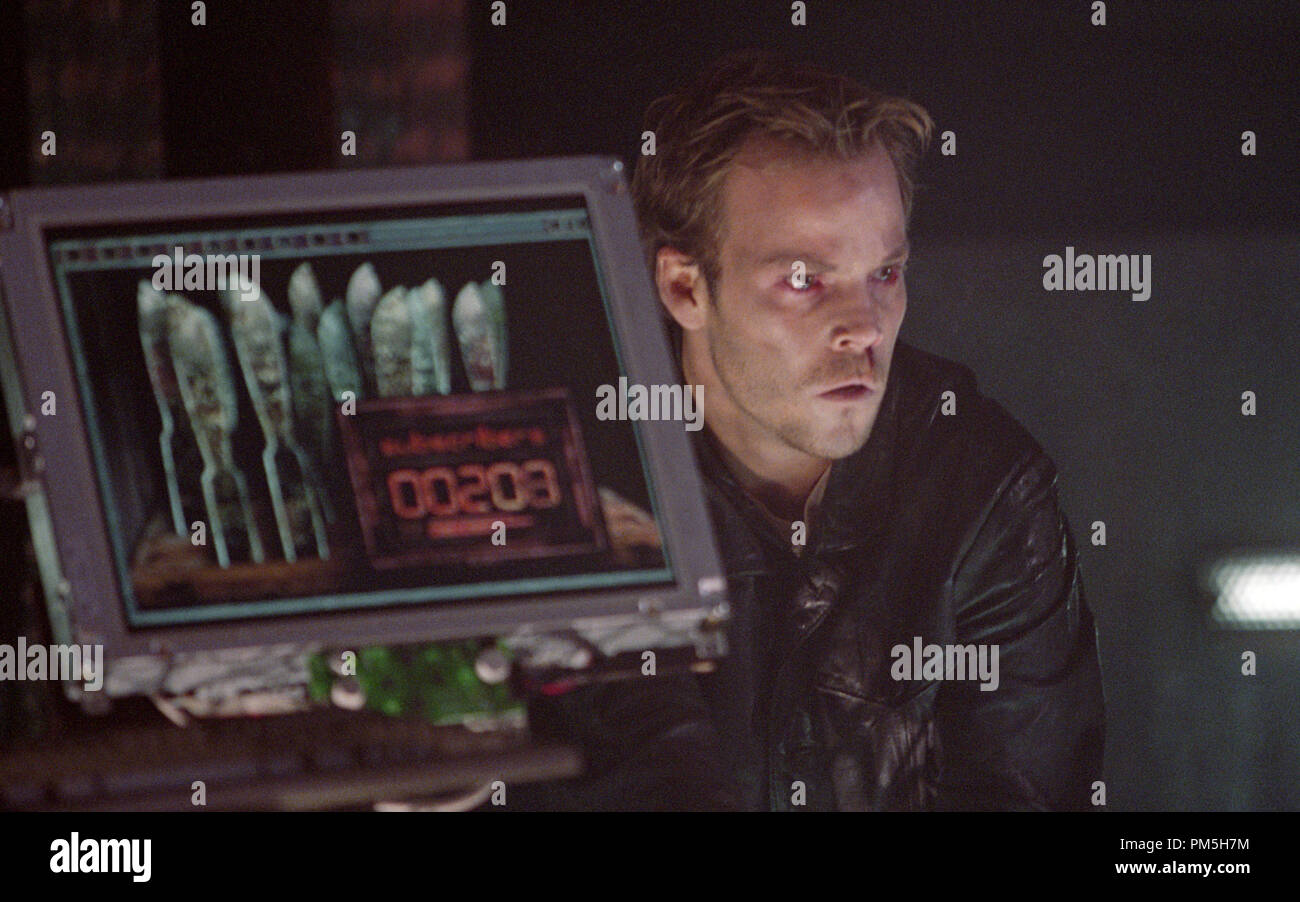 Studio Publicity Still from 'FeardotCom' Stephen Dorff © 2002 Warner Brothers Photo credit: Etienne Braun Stock Photo