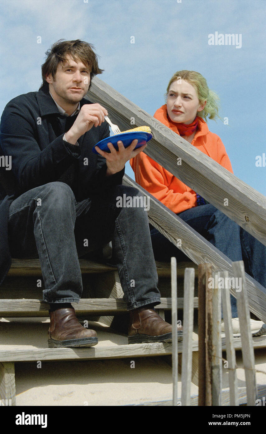 Film Still / Publicity Still from "Eternal Sunshine of the Spotless Mind" Jim Carrey, Kate