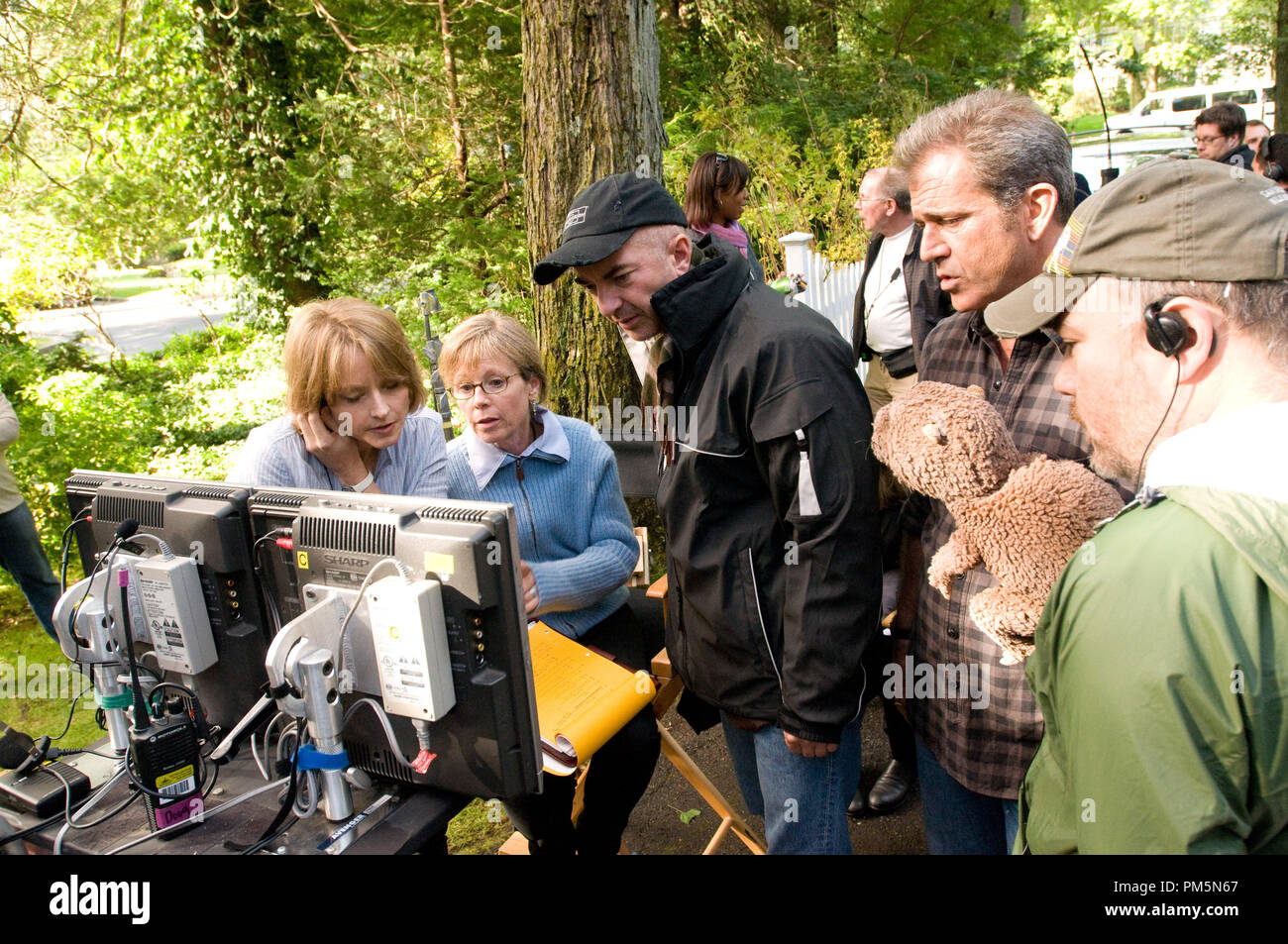 Director JODIE FOSTER on the set of THE BEAVER with star MEL GIBSON. Stock Photo