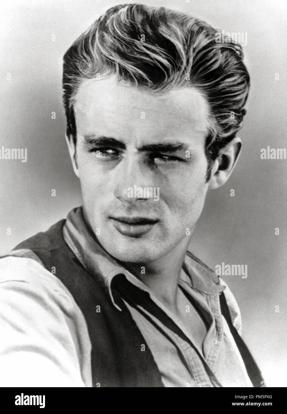 James Dean, 'Giant' 1955 Warner Brothers File Reference # 30928 917THA Stock Photo
