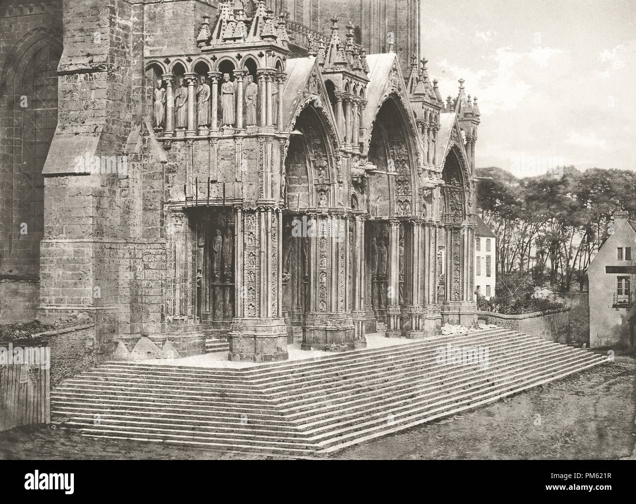 Cathédrale de Chartres - Portique du Midi XIIe Siècle. Dated: c. 1854. Dimensions: sheet: 59.3 x 80 cm (23 3/8 x 31 1/2 in.) image: 53 x 73 cm (20 7/8 x 28 3/4 in.). Medium: photogravure, printed c. 1857. Museum: National Gallery of Art, Washington DC. Author: Charles Nègre. Stock Photo