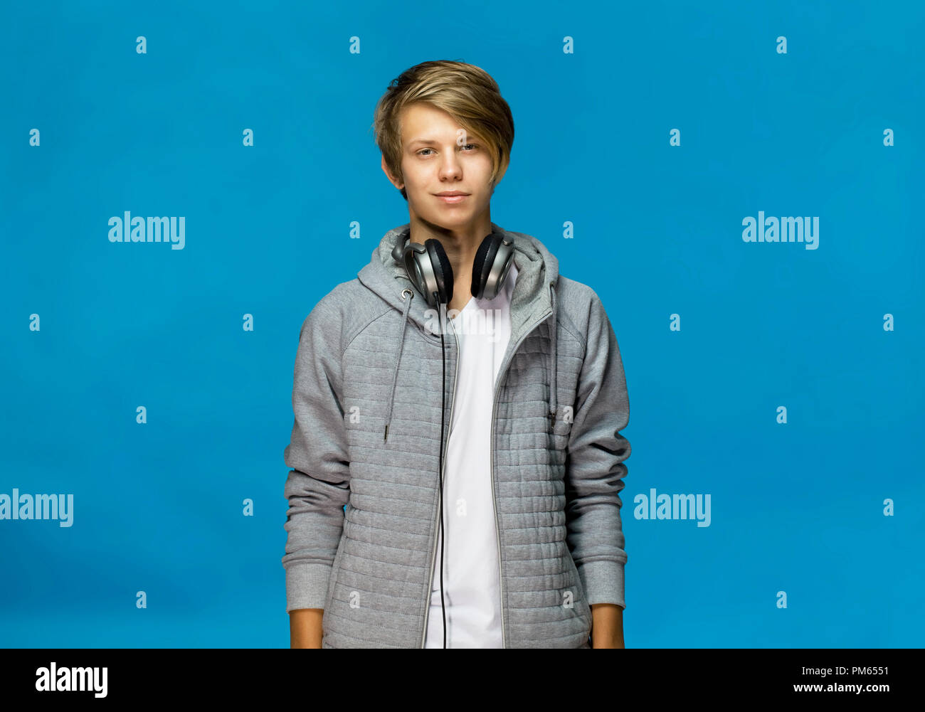 Teenager and adult smiling hi-res stock photography and images - Alamy