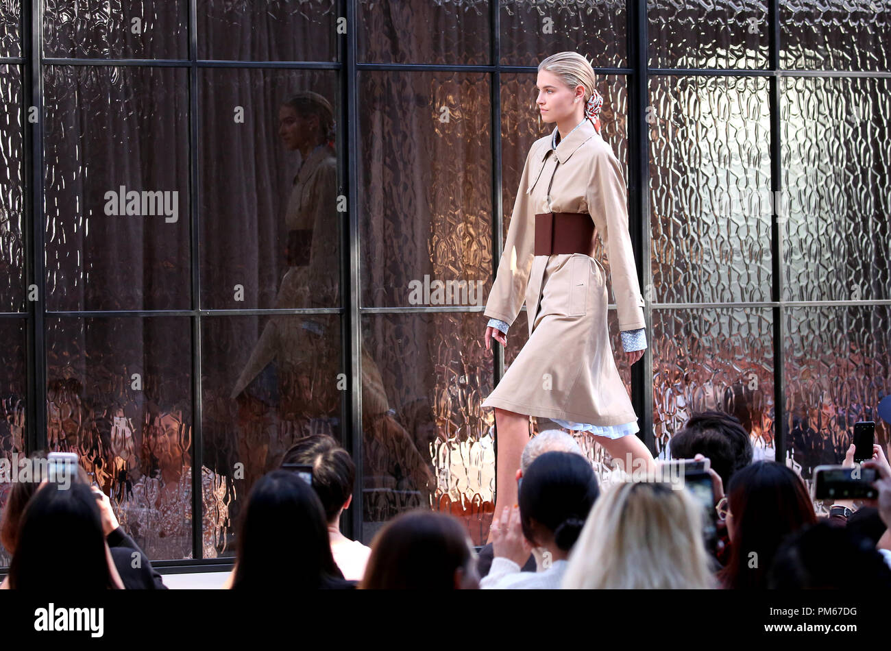 Burberry model hi-res stock photography and images - Page 24 - Alamy