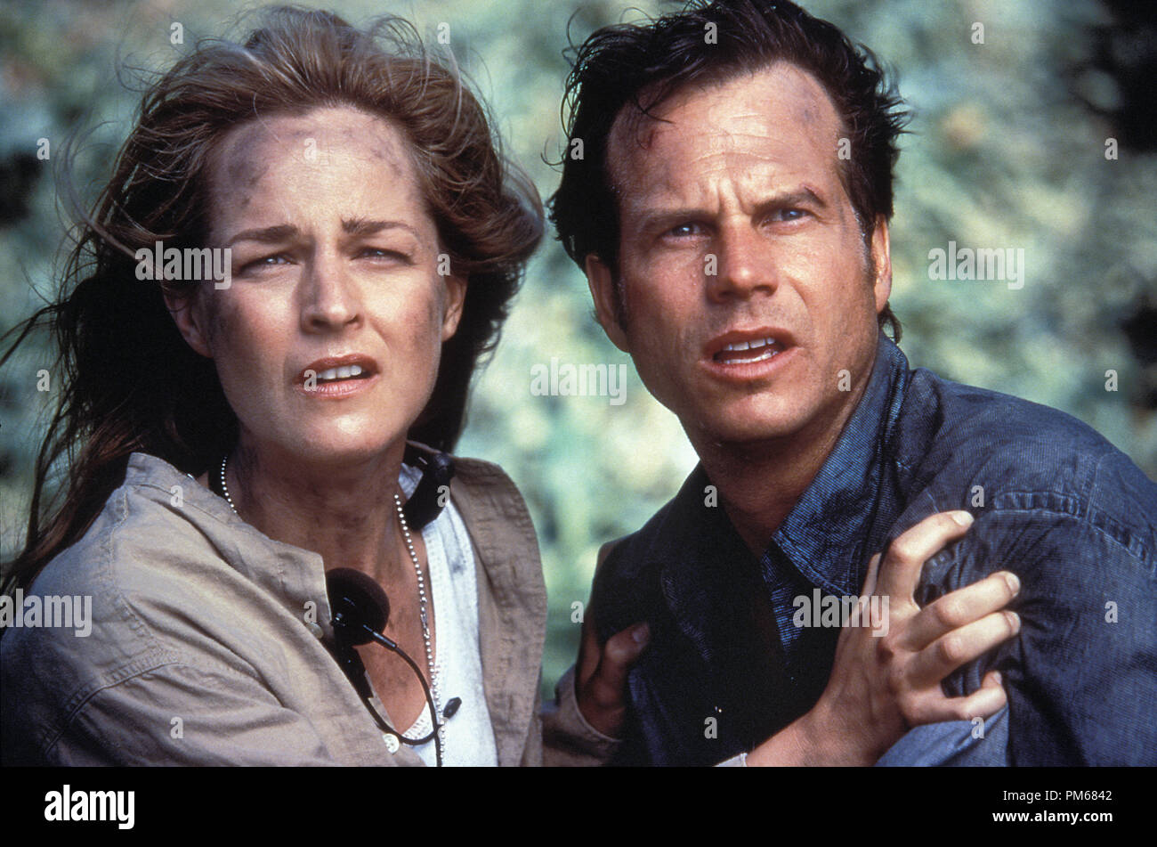 Film Still from 'Twister' Helent Hunt, Bill Paxton © 1996 Warner Brothers Photo Credit: David James  File Reference # 31042056THA  For Editorial Use Only - All Rights Reserved Stock Photo