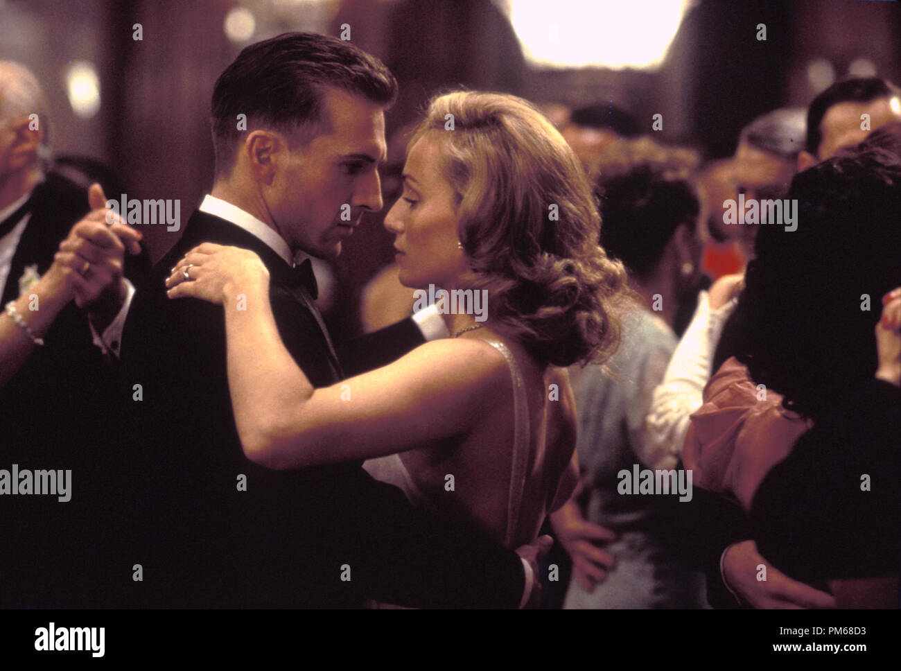 Film Still from 'The English Patient' Ralph Fiennes, Kristin Scott Thomas © 1996 Miramax Photo Credit: Phil Bray  File Reference # 31042145THA  For Editorial Use Only - All Rights Reserved Stock Photo