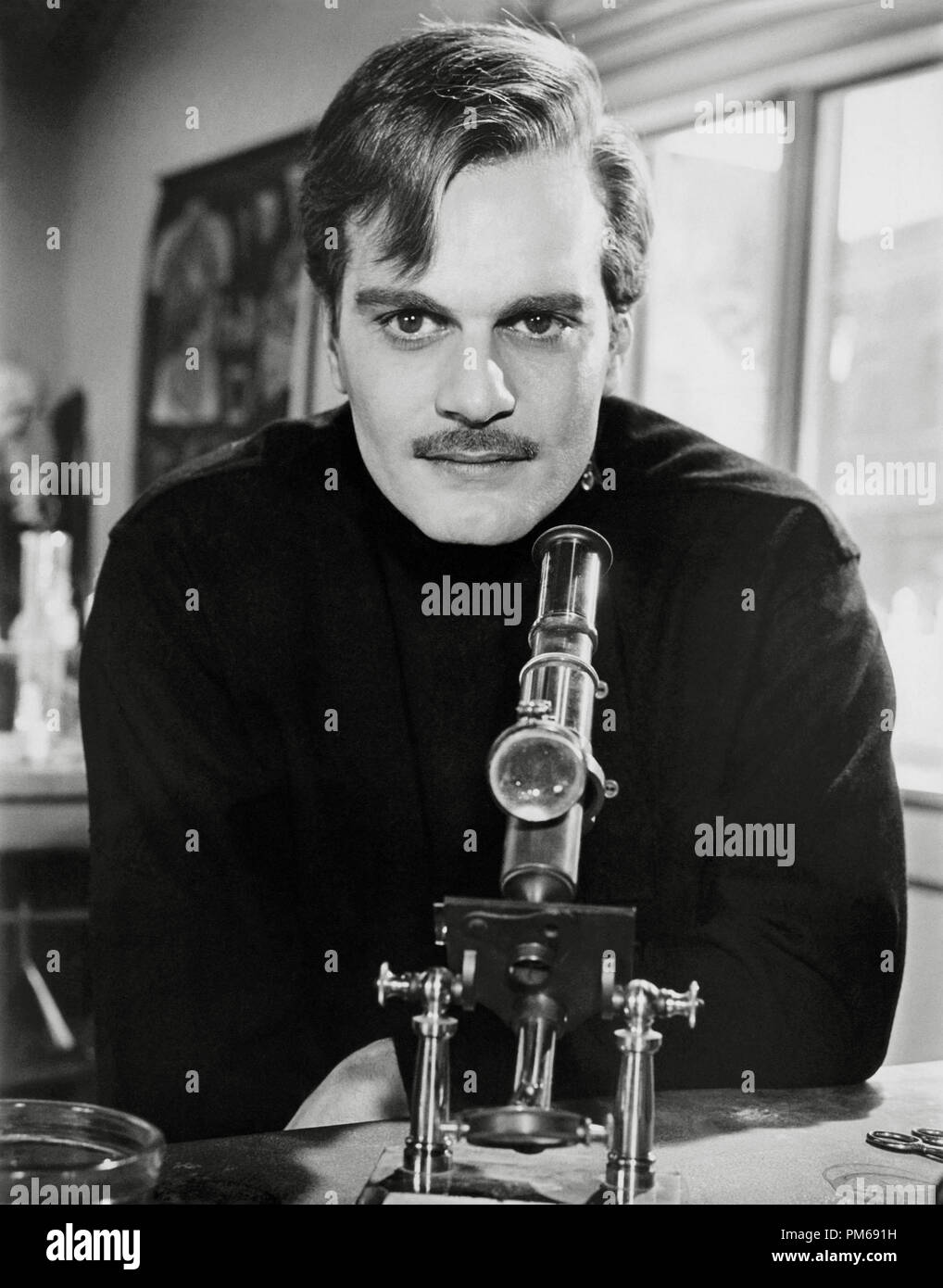 Omar Sharif, 'Doctor Zhivago' 1965 MGM  File Reference # 31316 106THA Stock Photo