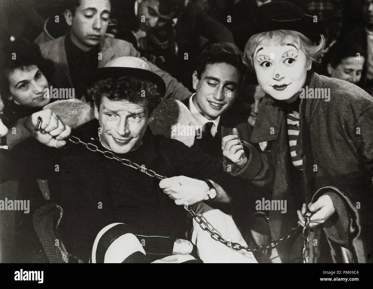 Giulietta Masina 'La Strada' 1954 Ponti-De Laurentiis Cinematografica File Reference # 31316 252THA Stock Photo