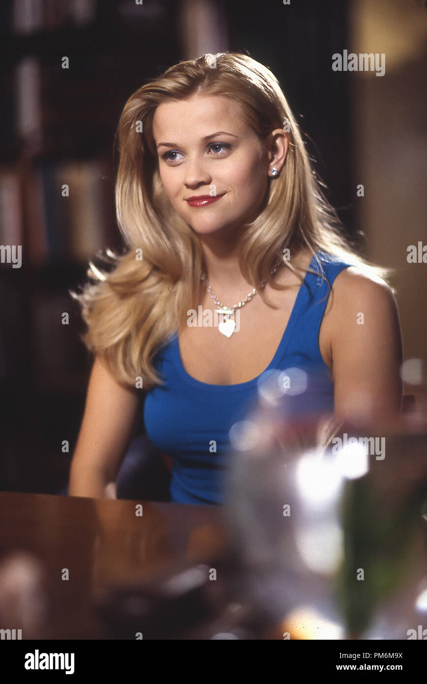 Film Still / Publicity Still from 'Legally Blonde' Reese WiTherspoon © 2001 MGM   File Reference # 30847747THA  For Editorial Use Only -  All Rights Reserved Stock Photo