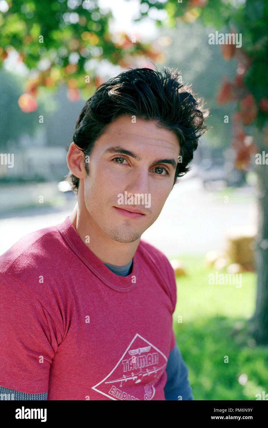 Film Still / Publicity Still from 'Gilmore Girls' (Episode: The Inns & Outs of Inns) Milo Ventimiglia 2001 Photo credit: Ron Tom   File Reference # 30847955THA  For Editorial Use Only -  All Rights Reserved Stock Photo