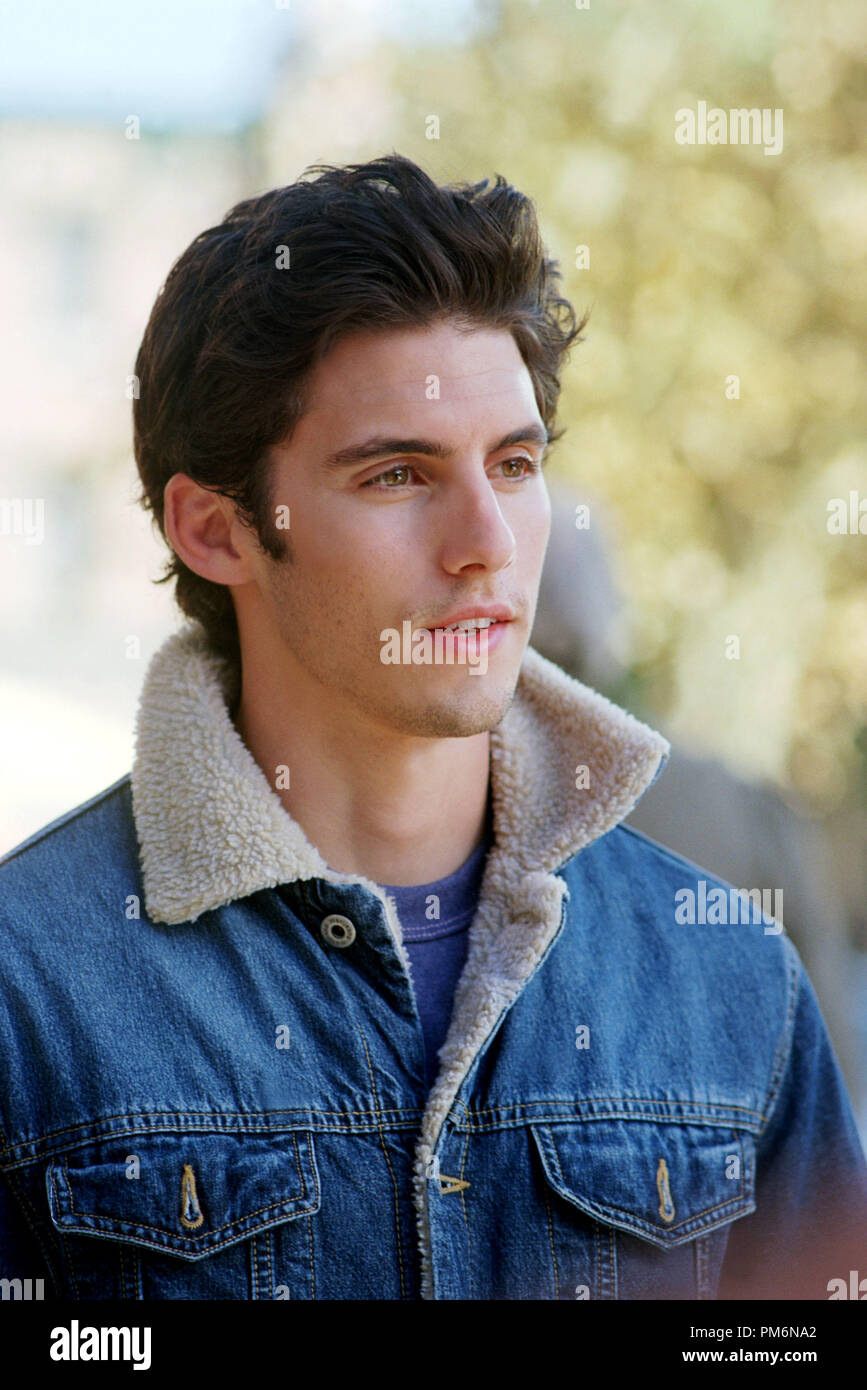 Film Still / Publicity Still from 'Gilmore Girls' (Episode: The Inns & Outs of Inns) Milo Ventimiglia 2001 Photo credit: Ron Tom   File Reference # 30847956THA  For Editorial Use Only -  All Rights Reserved Stock Photo