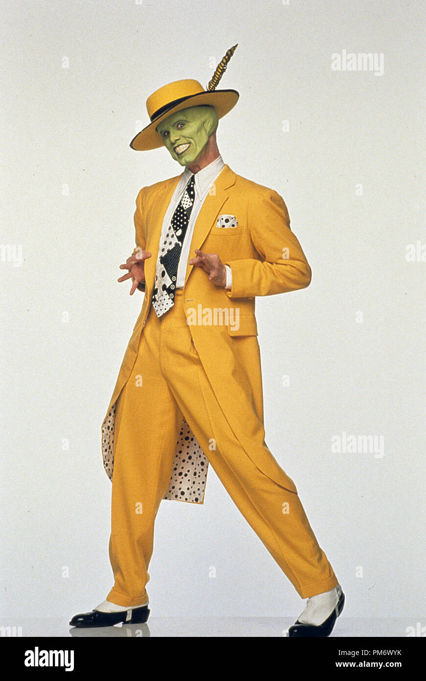ontbijt overhemd camouflage Film Still from "The Mask" Jim Carrey © 1994 New Line Cinema Photo Credit:  Blake Little File Reference # 31129072THA For Editorial Use Only - All  Rights Reserved Stock Photo - Alamy