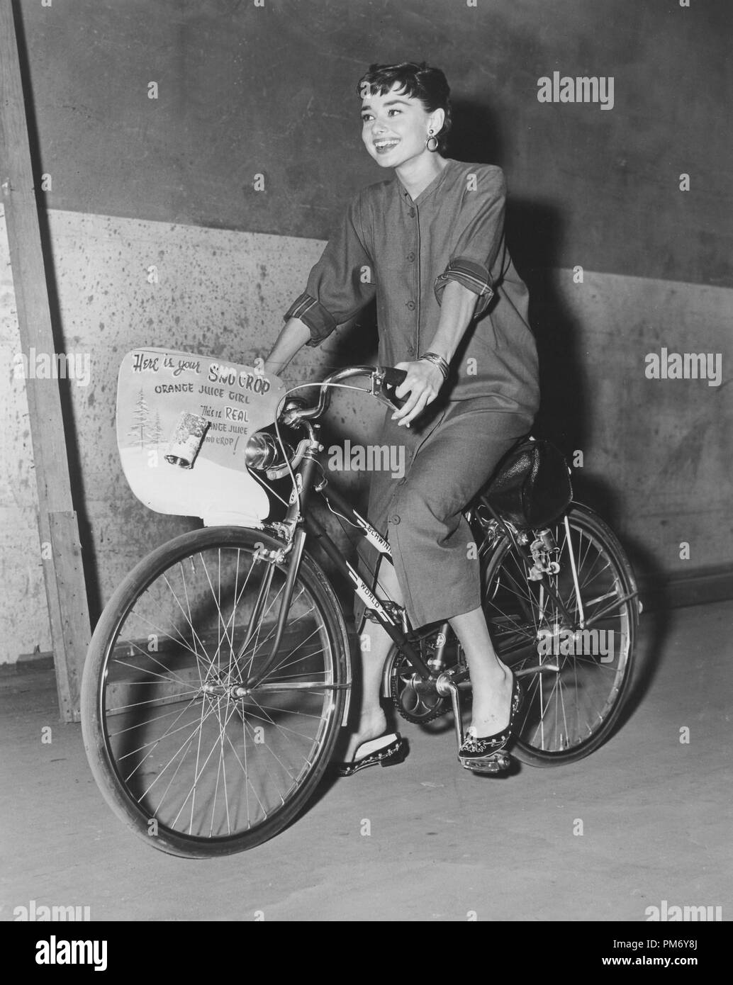 Studio Publicity Still: 'Sabrina'   Audrey Hepburn   1954 Paramount   File Reference # 31202 1102THA Stock Photo