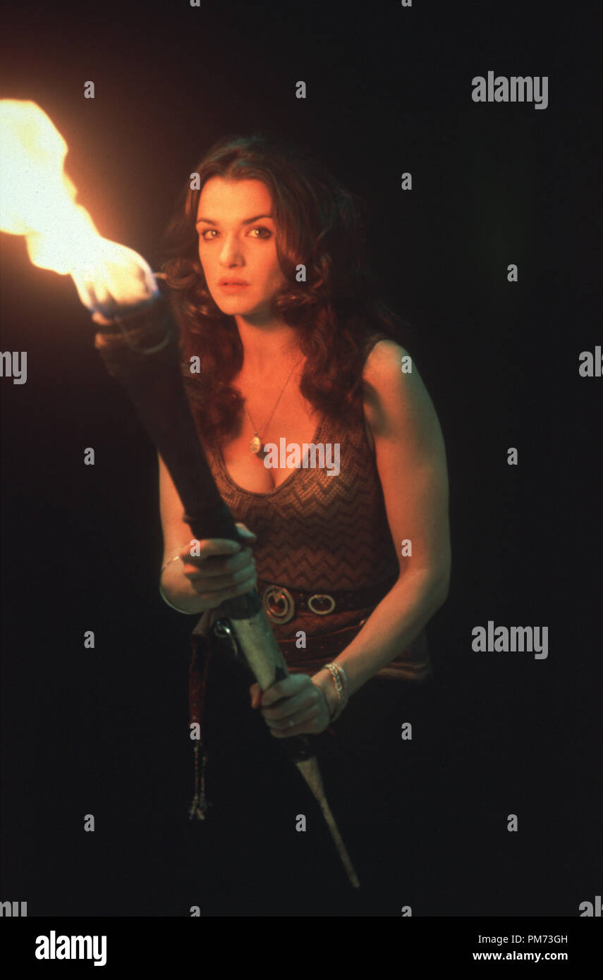 Film Still / Publicity Still from 'The Mummy Returns' Rachel Weisz © 2001 Universal Photo credit: Frank Ockenfels  File Reference # 30847158THA  For Editorial Use Only -  All Rights Reserved Stock Photo