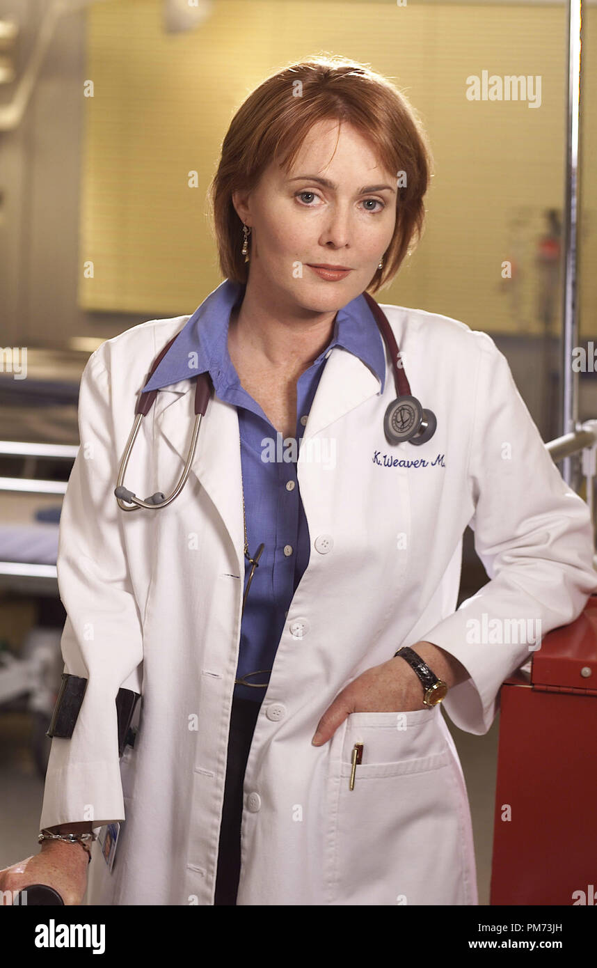 Studio Publicity Still from 'ER' Laura Innes circa 2001 Photo credit: Paul Drinkwater File Reference # 308471640THA  For Editorial Use Only -  All Rights Reserved Stock Photo