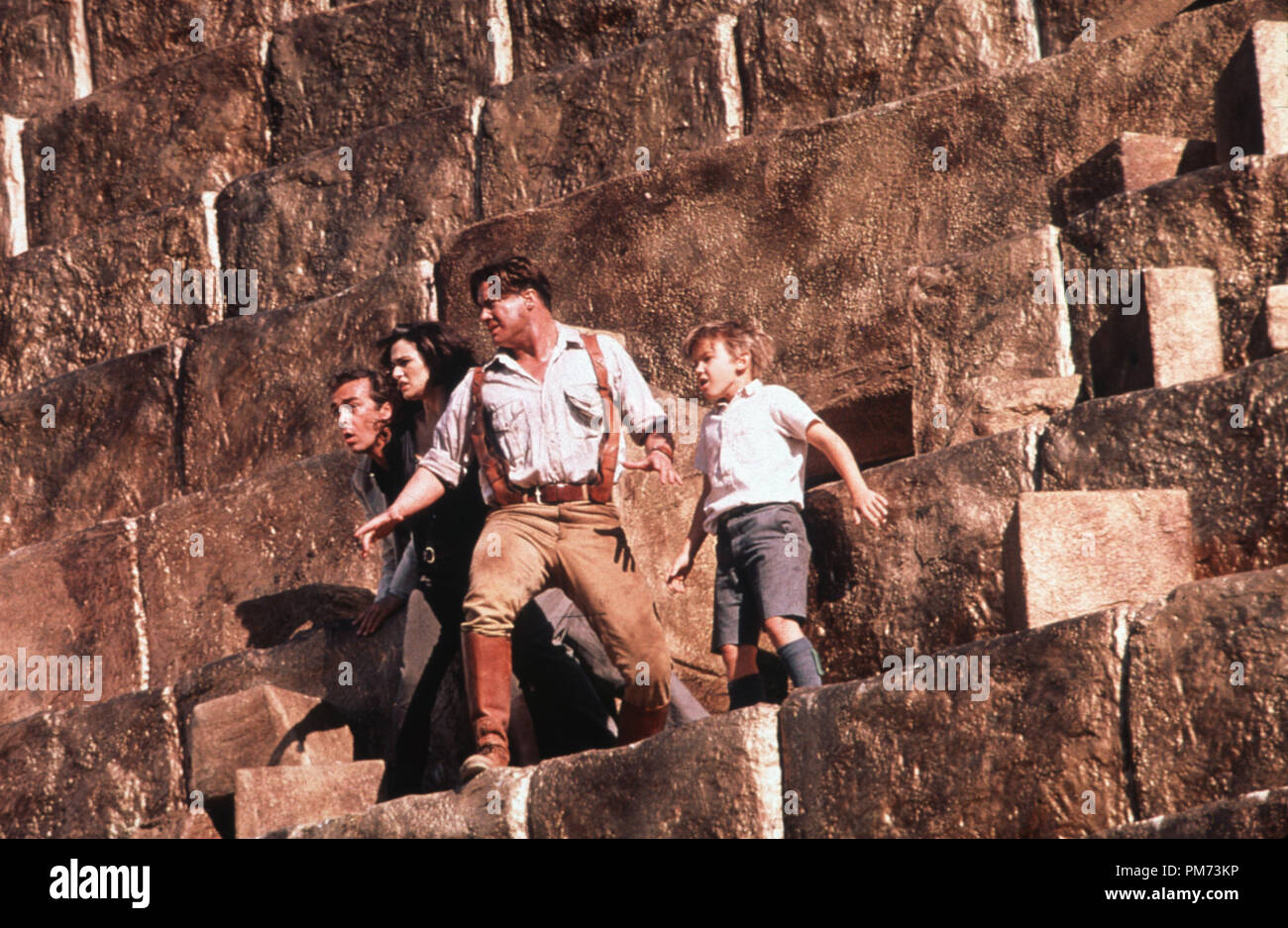 Film Still / Publicity Still from 'The Mummy Returns' Freddie Boath, Rachel Weisz, John Hannah, Brendan Fraser © 2001 Universal Photo credit: Keith Hamshere  File Reference # 30847166THA  For Editorial Use Only -  All Rights Reserved Stock Photo