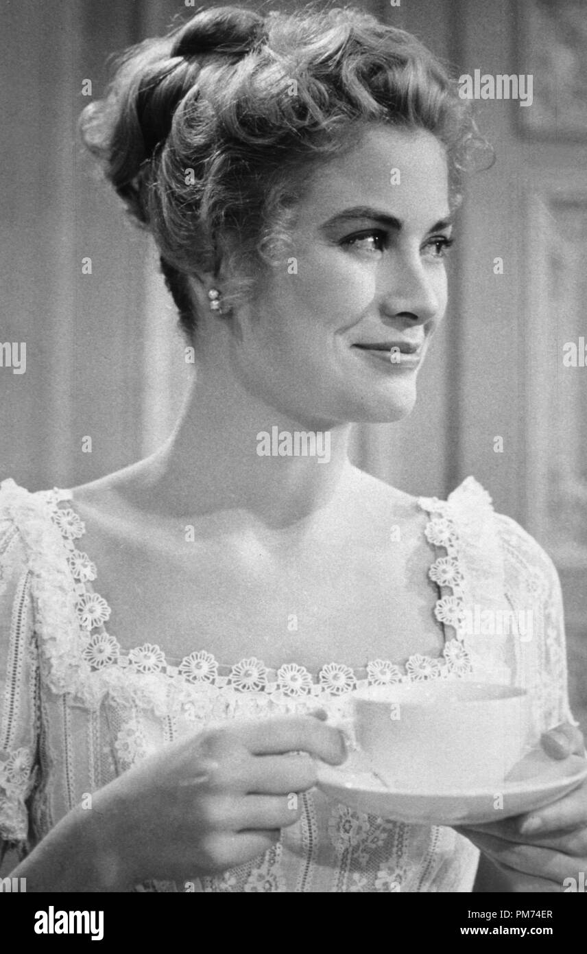 Studio Publicity Still: 'The Swan'  Grace Kelly  1956 MGM    File Reference # 30928 1123THA Stock Photo