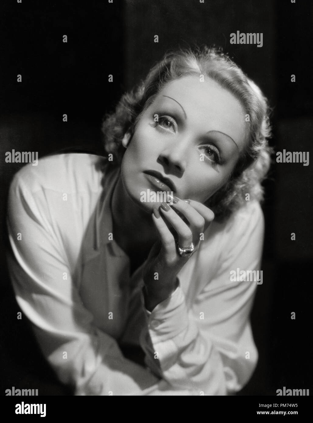 Desire 1936 marlene dietrich hi-res stock photography and images - Alamy