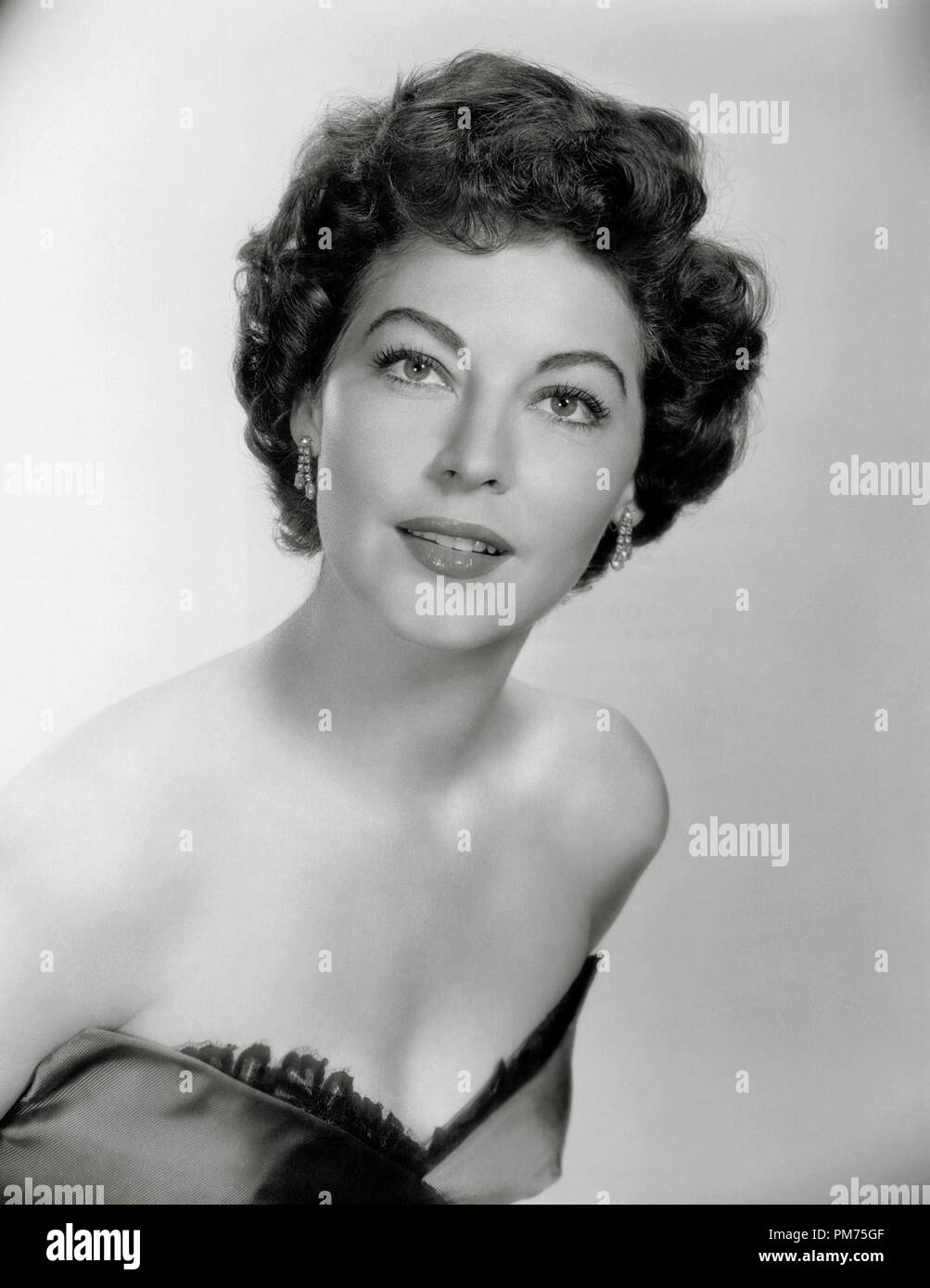 Ava gardner portrait 1953 hires stock photography and images Alamy