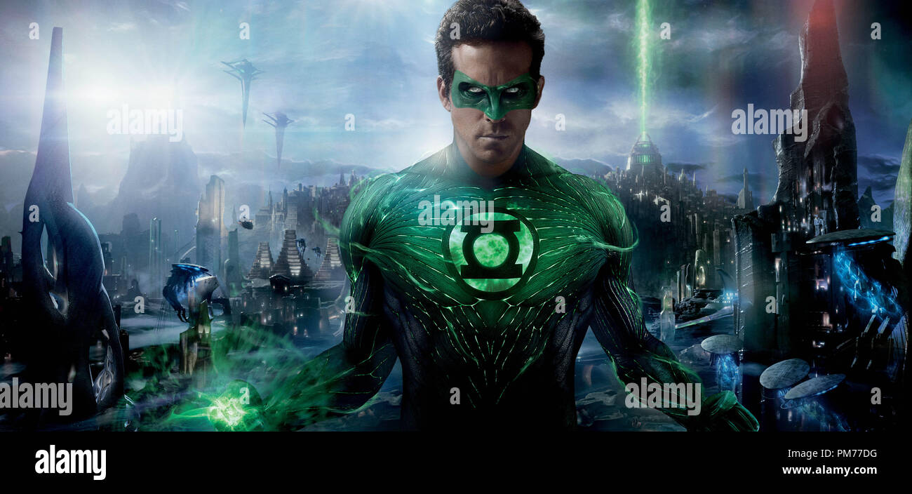 Ryan reynolds movie poster fr hi-res stock photography and images - Alamy
