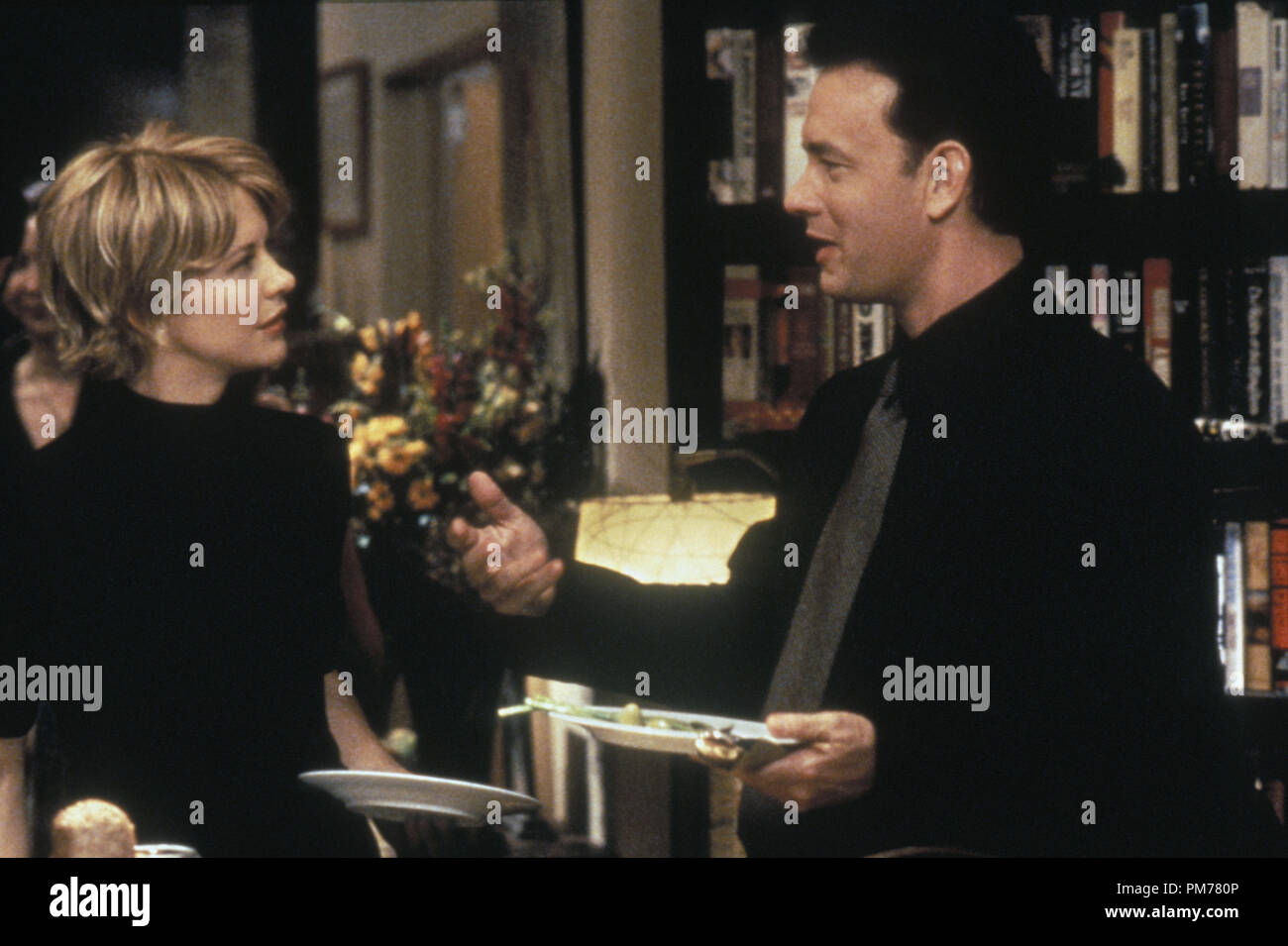 Film Still from 'You've Got Mail' Meg Ryan, Tom Hanks © 1998 Warner Brothers Photo Credit: Brian Hamill  File Reference # 30996017THA  For Editorial Use Only -  All Rights Reserved Stock Photo