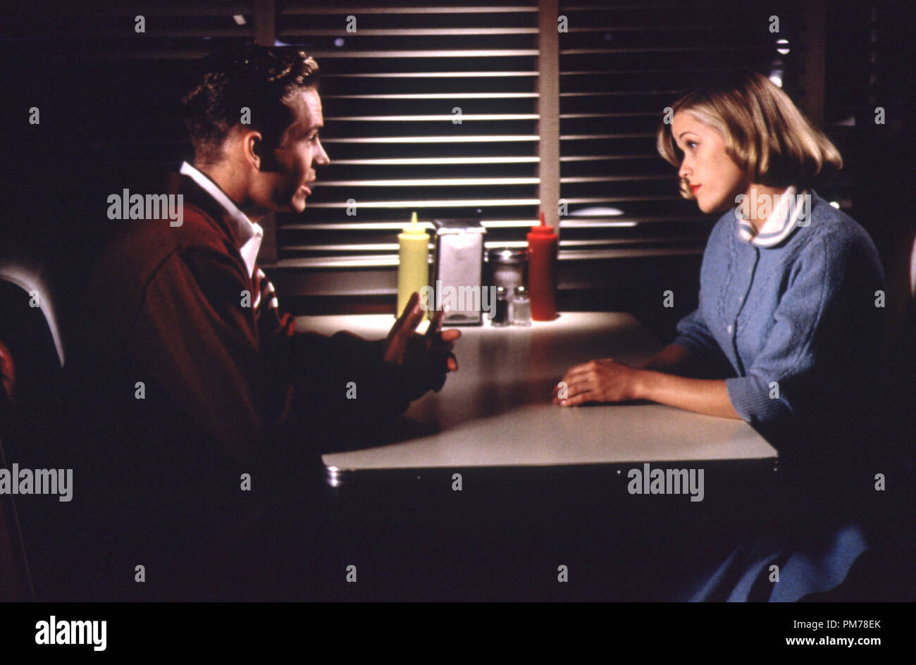 Film Still from 'Pleasantville' Paul Walker, Reese Witherspoon © 1998 New Line Cinema Photo Credit: Ralph Nelson  File Reference # 30996319THA  For Editorial Use Only -  All Rights Reserved Stock Photo