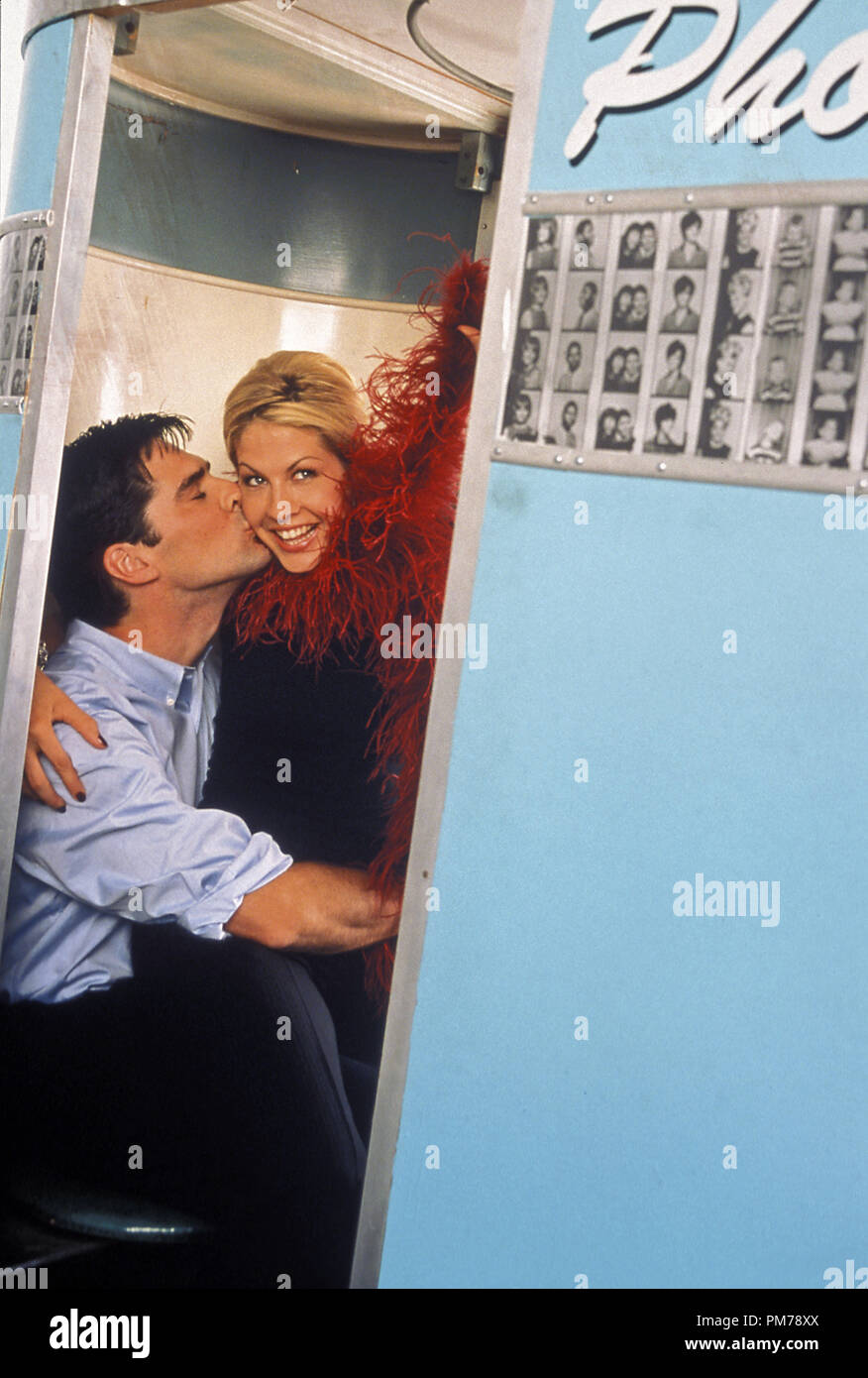 Film Still from 'Dharma & Greg' Jenna Elfman, Thomas Gibson 1998 Photo Credit: Bob D'Amico   File Reference # 30996565THA  For Editorial Use Only -  All Rights Reserved Stock Photo