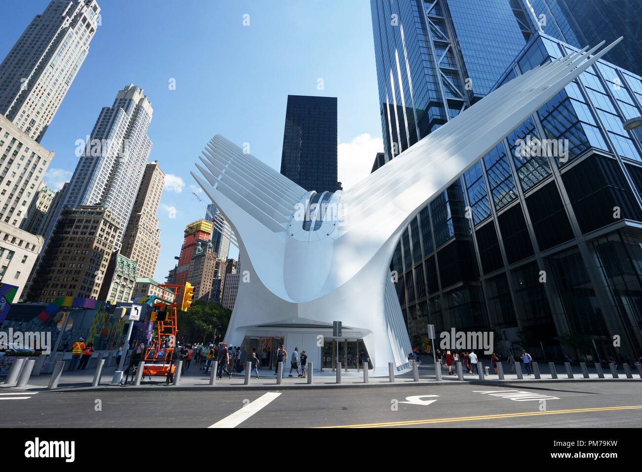 mærke bekymre deres Exterior view of The Oculus, the world trade center transportation hub and  Westfield World Trade Center Mall in downtown Manhattan.New York City.USA  Stock Photo - Alamy