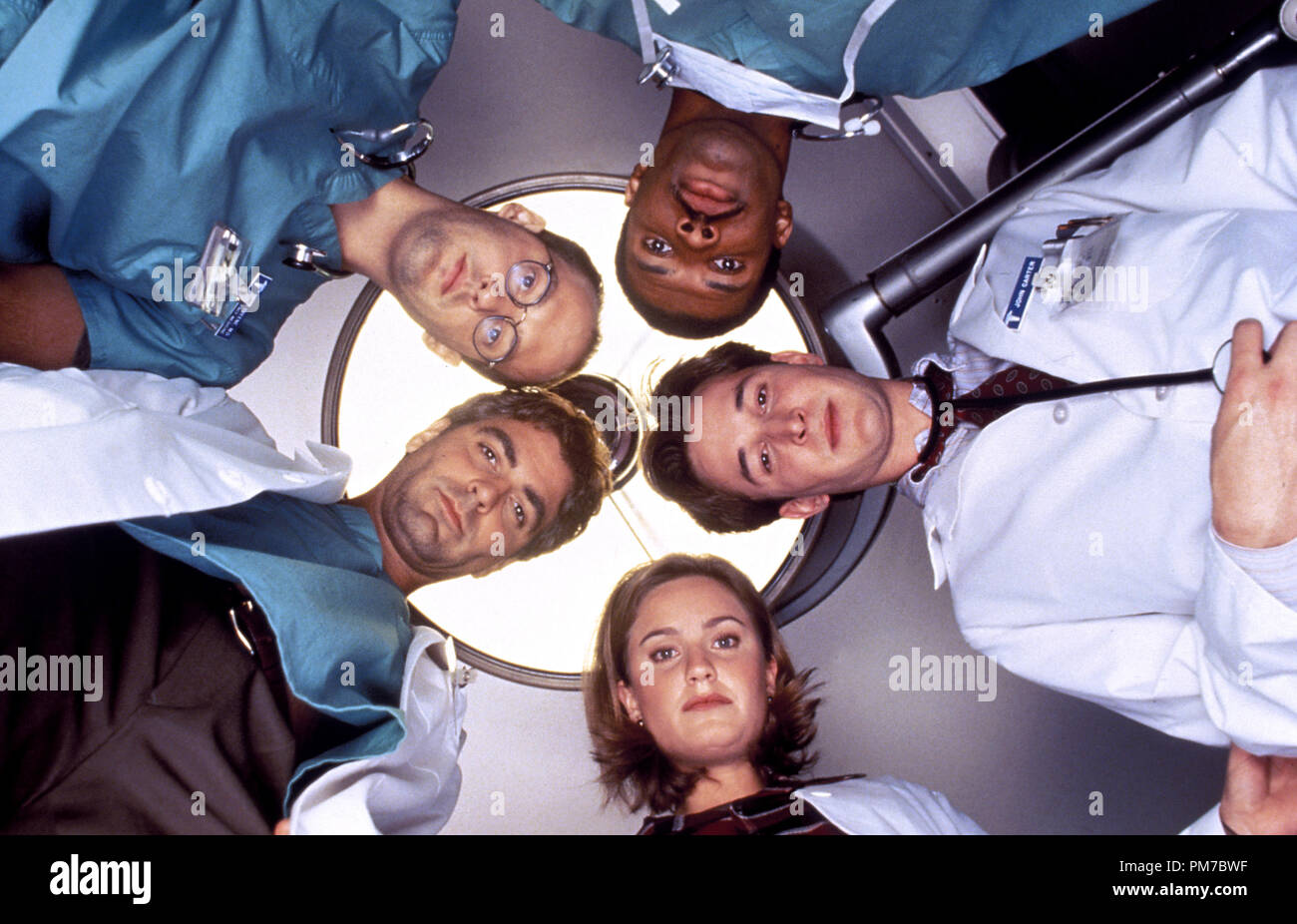 Film Still from 'ER' Noah Wyle, Sherry Stringfield, Anthony Edwards, George Clooney, Eriq La Salle 1995  File Reference # 31043427THA  For Editorial Use Only - All Rights Reserved Stock Photo