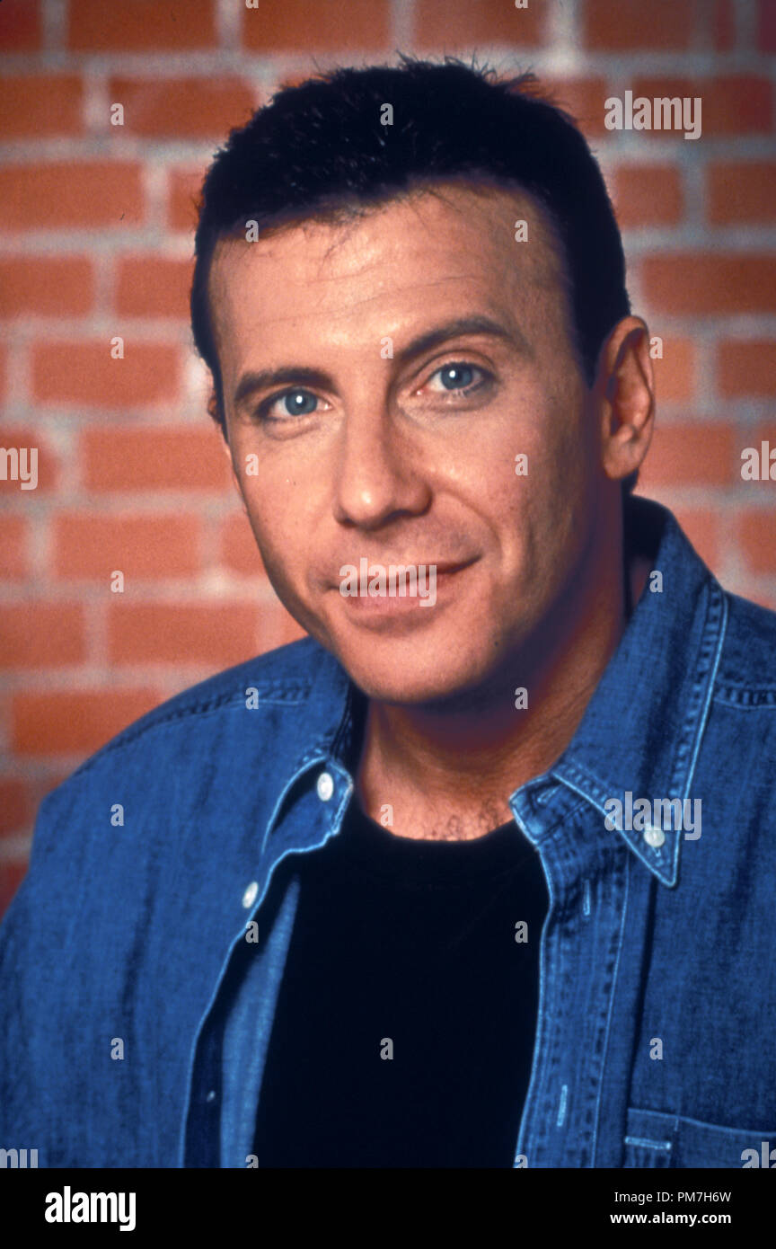 Film Still from 'Mad About You' Paul Reiser © 1997 Columbia   File Reference # 31013236THA  For Editorial Use Only - All Rights Reserved Stock Photo