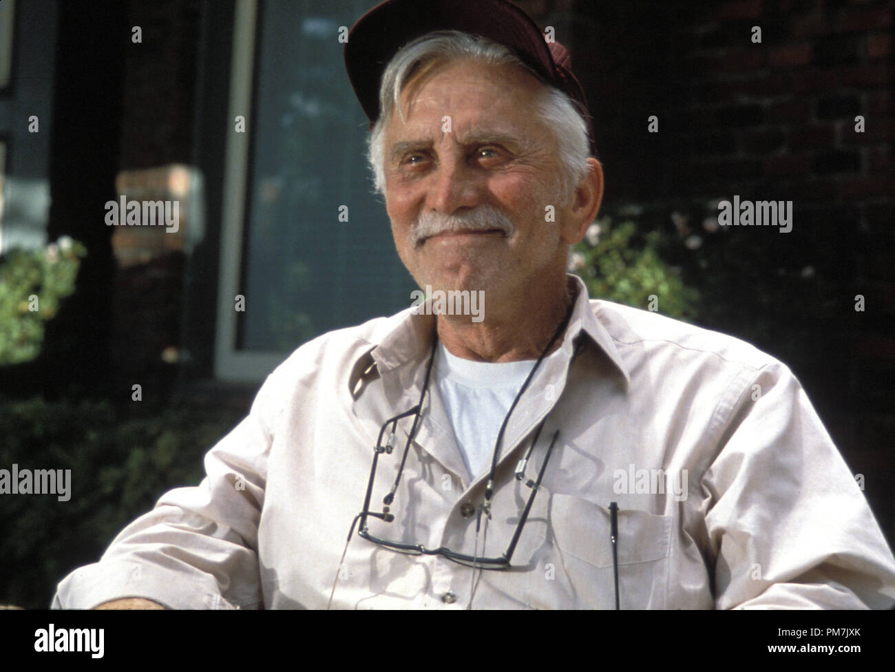 Film Still from 'Greedy' Kirk Douglas © 1994 Universal Pictures Photo Credit: Peter Iovino   File Reference # 31129351THA  For Editorial Use Only - All Rights Reserved Stock Photo
