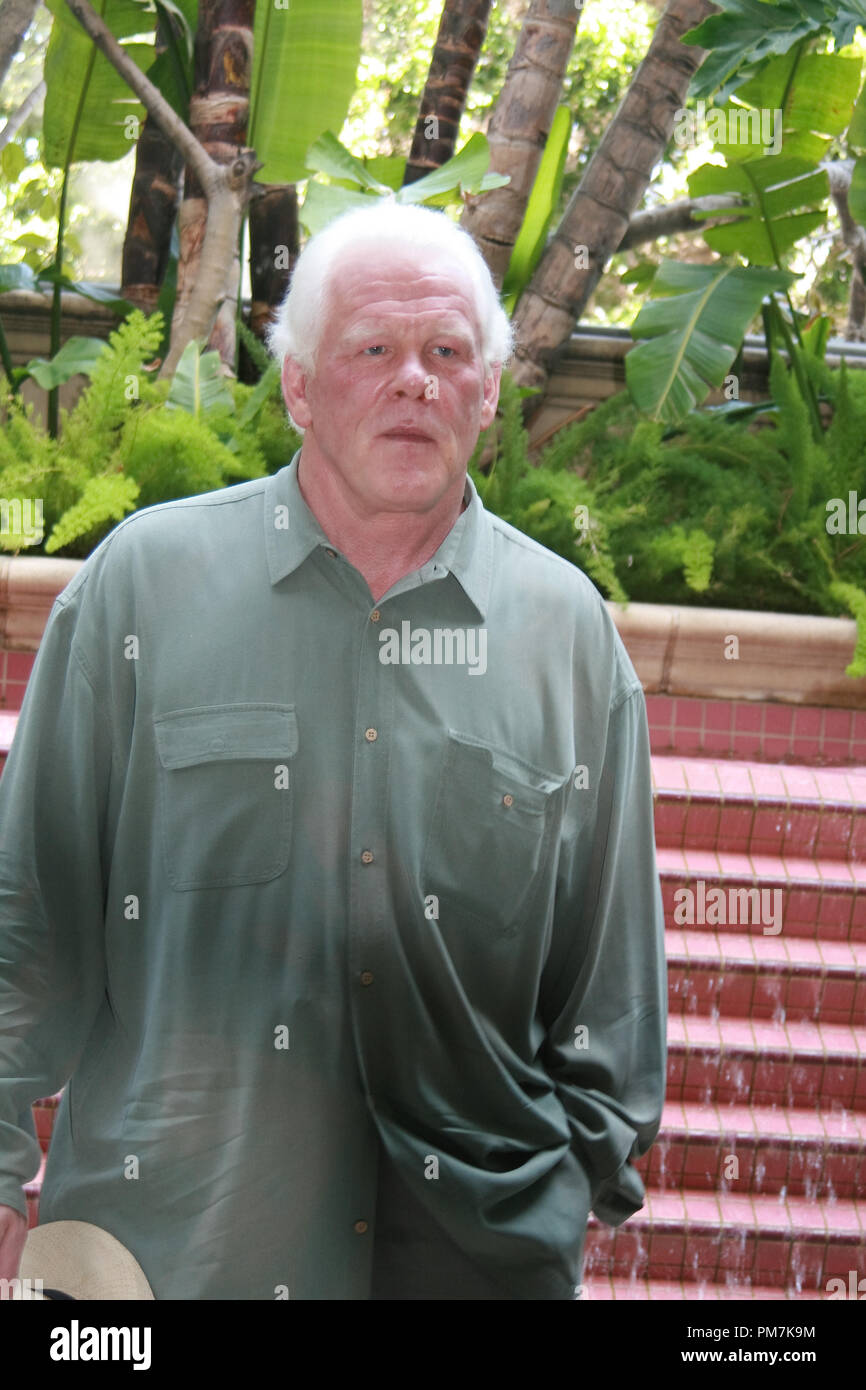 Nick nolte warrior 2011 hi-res stock photography and images - Alamy