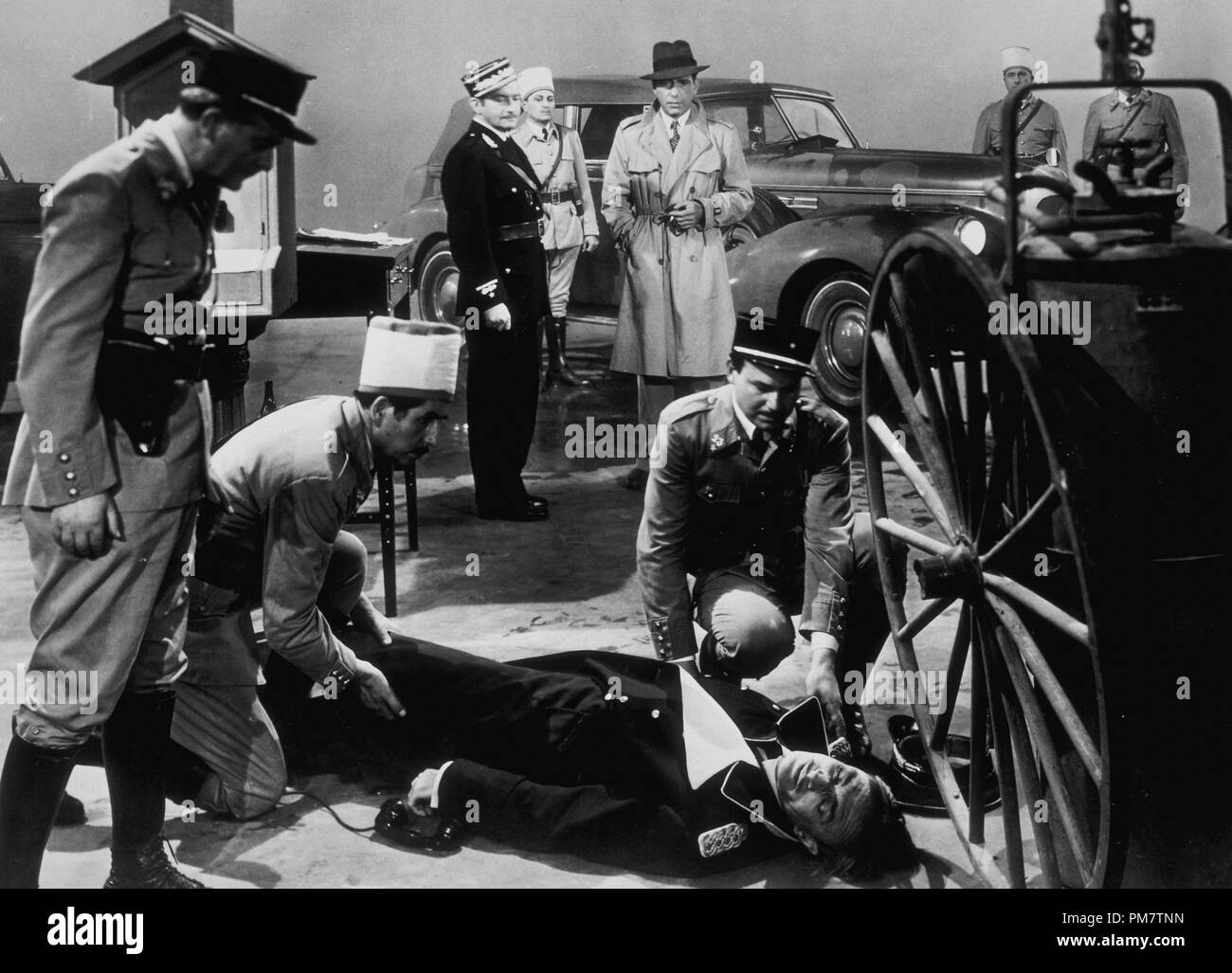 'Casablanca' 1942 Warner  Claude Rains, Humphrey Bogart File Reference # 31386 755THA Stock Photo