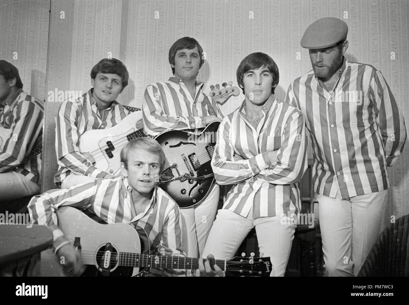 The Beach Boys (Bruce Johnston, Al Jardine, Carl Wilson, Dennis Wilson, Mike Love) circa 1963.   File Reference # 31386 990 Stock Photo