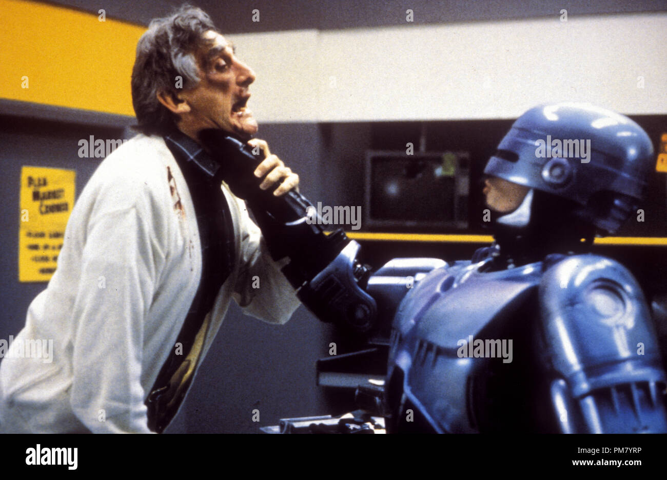 Film still or Publicity still from 'Robocop 2' Peter Weller © 1990 Orion All Rights Reserved   File Reference # 31571100THA  For Editorial Use Only Stock Photo