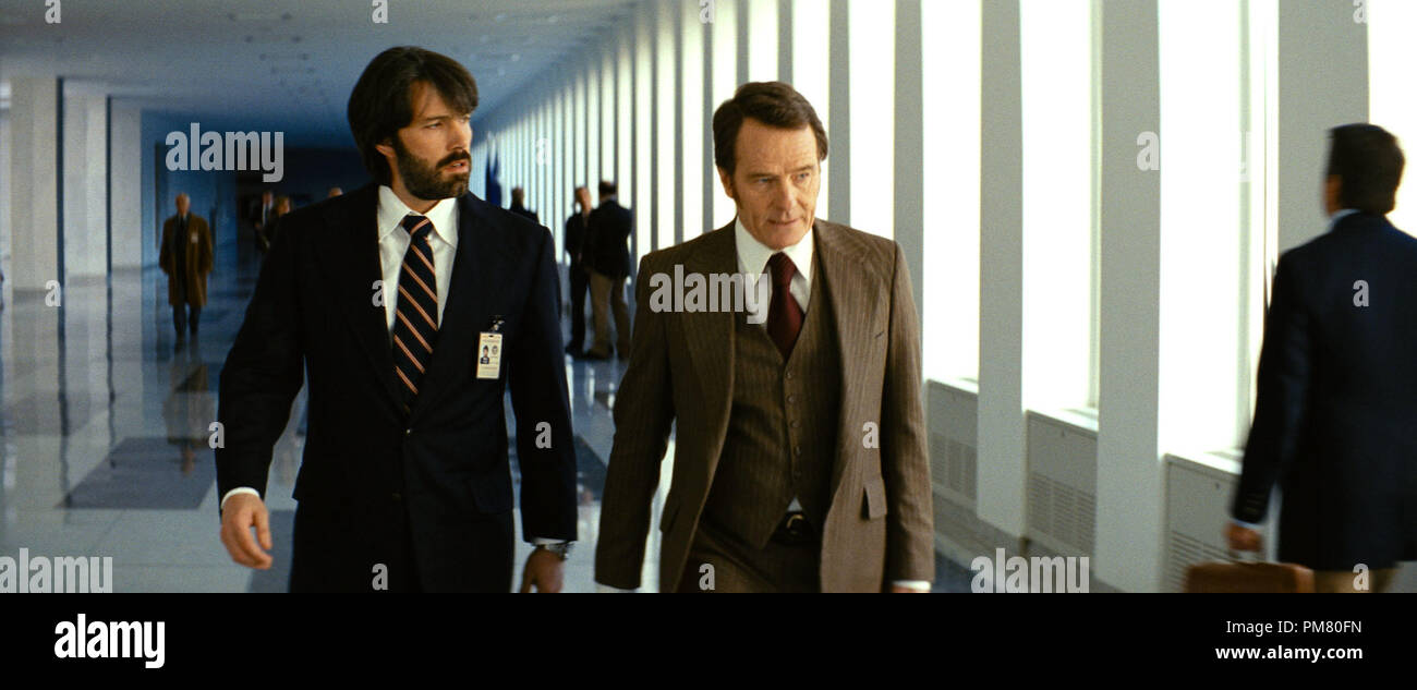 L-r) BRYAN CRANSTON as Jack O'Donnell and BEN AFFLECK as Tony Mendez in “ ARGO,” a presentation of Warner Bros. Pictures in association with GK  Films, to be distributed by Warner Bros. Pictures