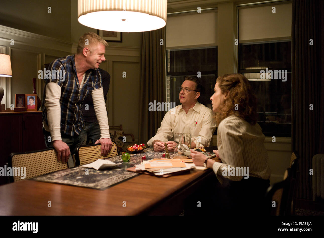 (L-r) Director STEPHEN DALDRY, TOM HANKS and SANDRA BULLOCK during the filming of Warner Bros. Pictures? drama ?EXTREMELY LOUD & INCREDIBLY CLOSE,? a Warner Bros. Pictures release. Stock Photo